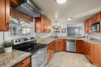 15220 12th Avenue NE #15220, Shoreline, WA 98155 - Photo 6