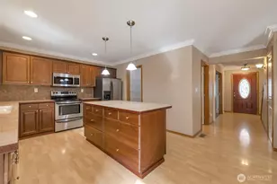 2530 10th St SW, Puyallup, WA 98373 - Photo 6