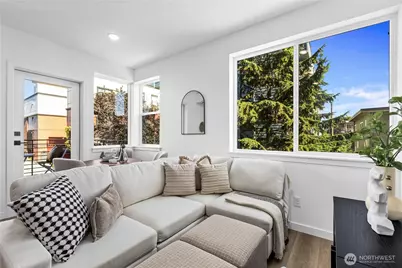 6546 D Latona Avenue NE, Seattle, WA 98115 - Photo 8