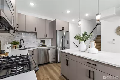 6546 D Latona Avenue NE, Seattle, WA 98115 - Photo 12