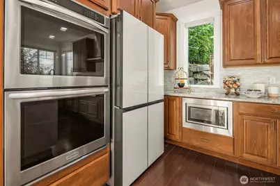 9813 NE 145th Street, Bothell, WA 98011 - Photo 12