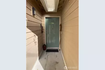 8204 Spokane Drive #302, Everett, WA 98203 - Photo 2