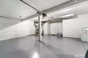 604 213th St SW, Bothell, WA 98021 - Photo 32