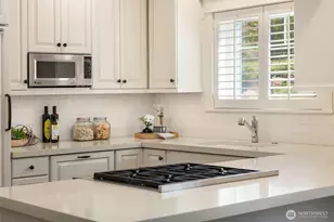 3449 Magnolia Blvd W, Seattle, WA 98199 - Photo 12