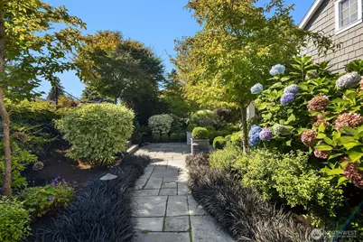 3449 Magnolia Boulevard W, Seattle, WA 98199 - Photo 4