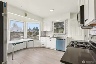 600 E 38th St, Vancouver, WA 98663 - Photo 8