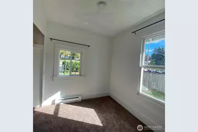 2716 Sylvan Drive W, University Place, WA 98466 - Photo 12