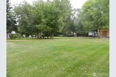 226 2nd Street W, Tonasket, WA 98855 - Photo 4