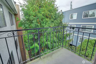 10106 Greenwood Avenue N #302, Seattle, WA 98133 - Photo 10