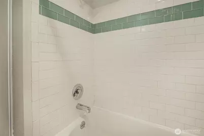 10106 Greenwood Avenue N #302, Seattle, WA 98133 - Photo 18