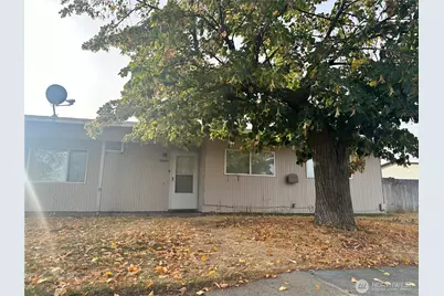 8958 Tinkerloop #A & B, Moses Lake, WA 98837 - Photo 4