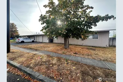 8958 Tinkerloop #A & B, Moses Lake, WA 98837 - Photo 2