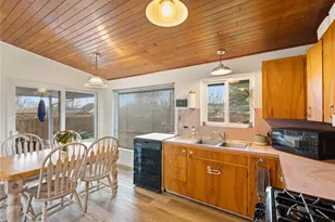 3915 L Ave, Anacortes, WA 98221 - Photo 10