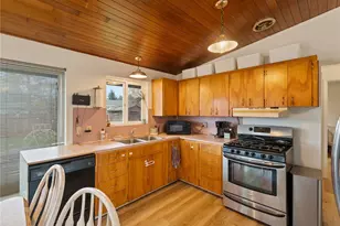 3915 L Ave, Anacortes, WA 98221 - Photo 8