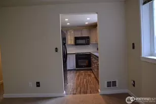 1409 NW 65th St, Seattle, WA 98117 - Photo 6