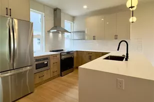 6945 42nd Ave S, Seattle, WA 98118 - Photo 2