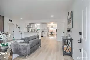 302 S 76th St, Tacoma, WA 98408 - Photo 4