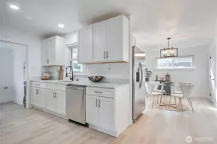 302 S 76th St, Tacoma, WA 98408 - Photo 10