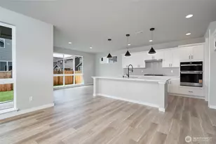 2443 SW Ridgeway Dr, Oak Harbor, WA 98277 - Photo 4