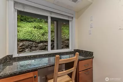 130 105th Avenue SE #108, Bellevue, WA 98004 - Photo 6