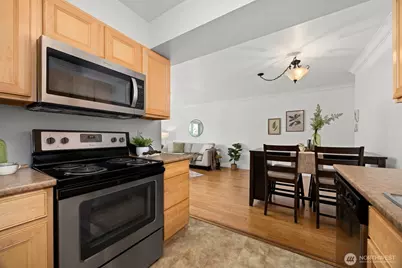 1001 N State Street #403, Bellingham, WA 98225 - Photo 18