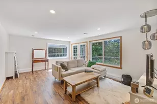 11005 Crestwood Dr S, Seattle, WA 98178 - Photo 18