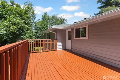 11005 Crestwood Drive S, Seattle, WA 98178 - Photo 28