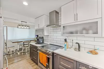 11005 Crestwood Drive S, Seattle, WA 98178 - Photo 16