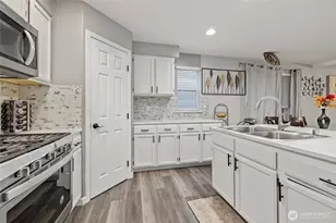 308 N 23rd St, Mount Vernon, WA 98273 - Photo 4