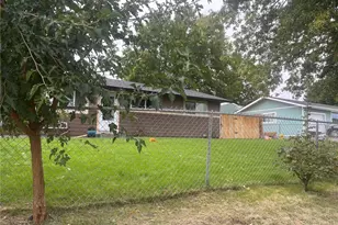 1213 12th St, Benton City, WA 99320 - Photo 2