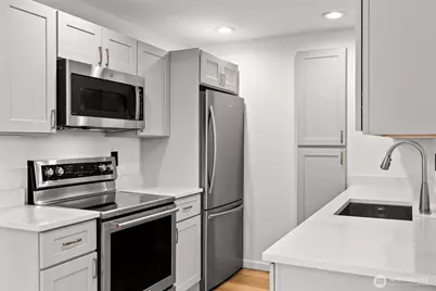 12719 NE 116th Street #E302, Kirkland, WA 98034 - Photo 6