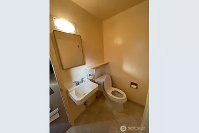 15541 Palatine Avenue N, Shoreline, WA 98133 - Photo 8