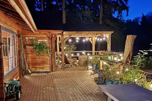 898 E Meadowood Ln, Freeland, WA 98249 - Photo 2