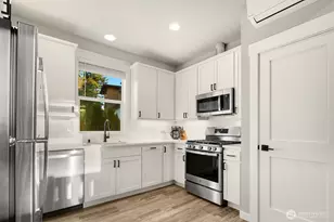 13005 NE 73rd St, Kirkland, WA 98033 - Photo 8