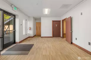 1207 N 152nd St, Shoreline, WA 98133 - Photo 2