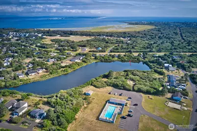 384 Marine View Drive SW, Ocean Shores, WA 98569 - Photo 8