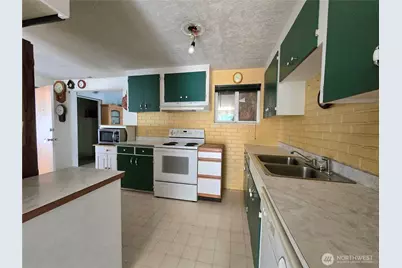 2216 Pershing Street, Aberdeen, WA 98520 - Photo 6