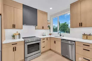 6402 Fauntleroy Wy SW, Seattle, WA 98136 - Photo 14