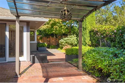 2124 Broadmoor Drive E, Seattle, WA 98112 - Photo 24