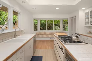 2124 Broadmoor Dr E, Seattle, WA 98112 - Photo 10