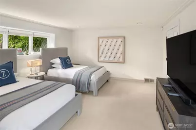 2124 Broadmoor Drive E, Seattle, WA 98112 - Photo 16