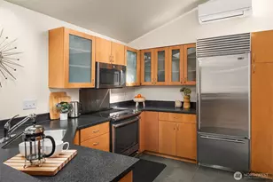 2420 Westlake Ave N, Seattle, WA 98109 - Photo 6