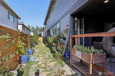 18705 134th Street E, Bonney Lake, WA 98391 - Photo 28