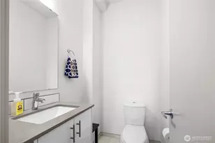 321 W Olympic Pl, Seattle, WA 98119 - Photo 10