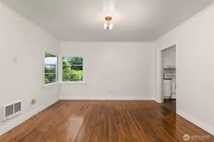 720 Washington Ave, Raymond, WA 98577 - Photo 6