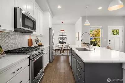 22773 SE 14th Court #10, Sammamish, WA 98075 - Photo 10