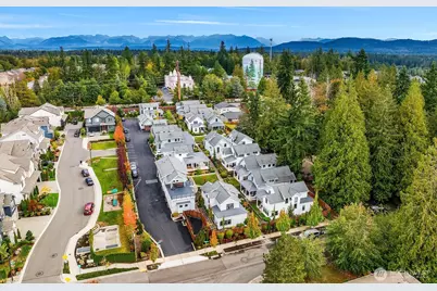 22773 SE 14th Court #10, Sammamish, WA 98075 - Photo 32