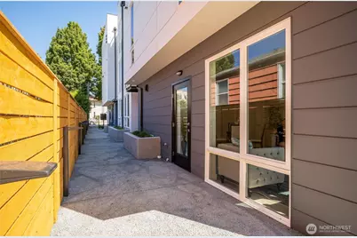 527 S Cloverdale Street #D, Seattle, WA 98108 - Photo 2