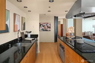 2201 3rd Ave, Seattle, WA 98121 - Photo 14