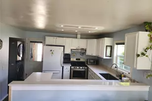 821 W Garfield St, Mount Vernon, WA 98273 - Photo 6